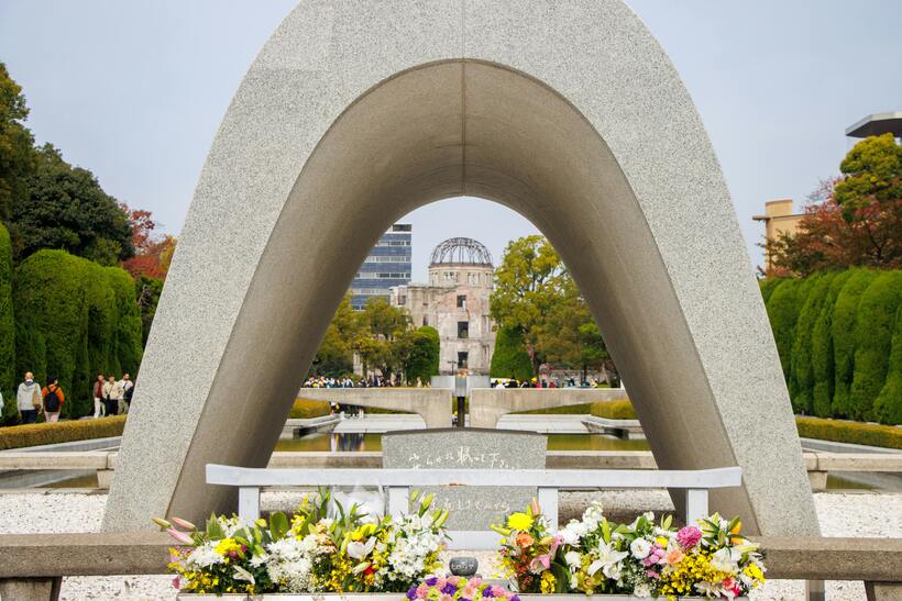 The world was clearly aware of the dangers of nuclear weapons from the start. Image credit: Andrea Orfino.
