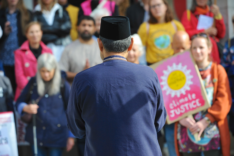 Our faith calls us to love our neighbour.  Through these relationships with one another of all kinds, our love for one another flows. (Image: Michael Preston for Quakers in Britain)